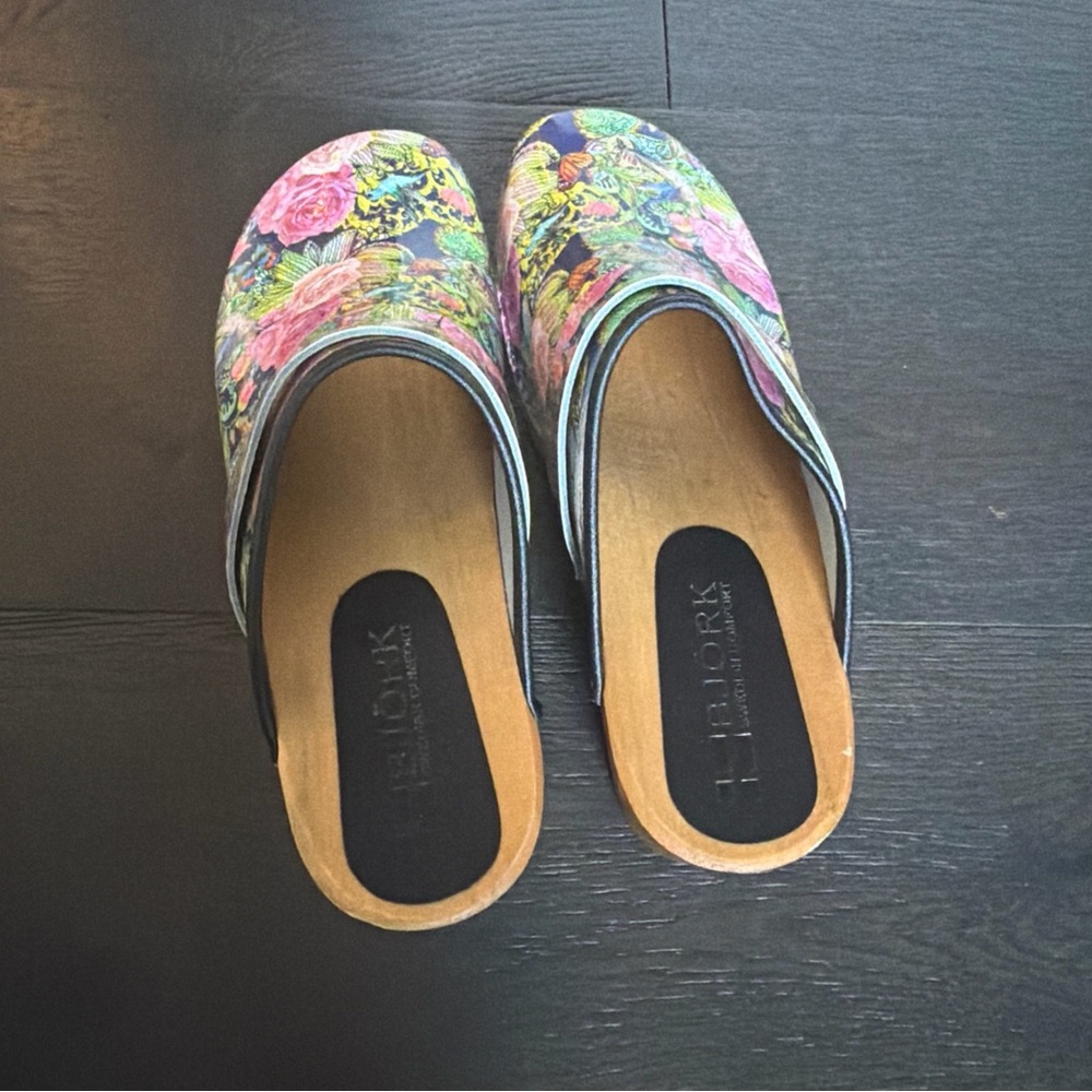 Floral Multi-Color Slip-On Sandals size 10 US - Picture 2 of 4